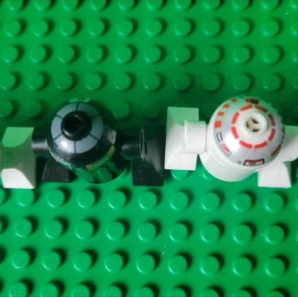 Lego Star Wars Minifigures Droids R2-D5 + R2-D2 + R5-D4 Minifig Lot - Picture 7 of 8